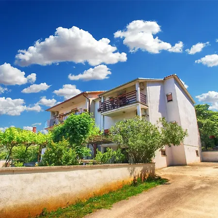 Apartment Davor 996